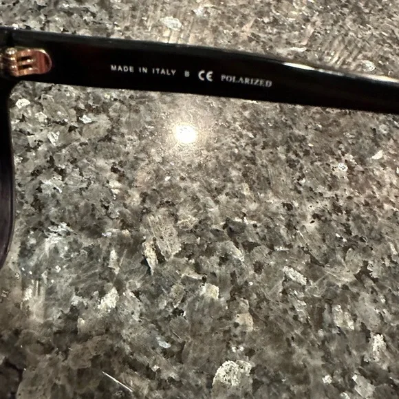 Authentic CHANEL Sunglasses with case. - Picture 7 of 8